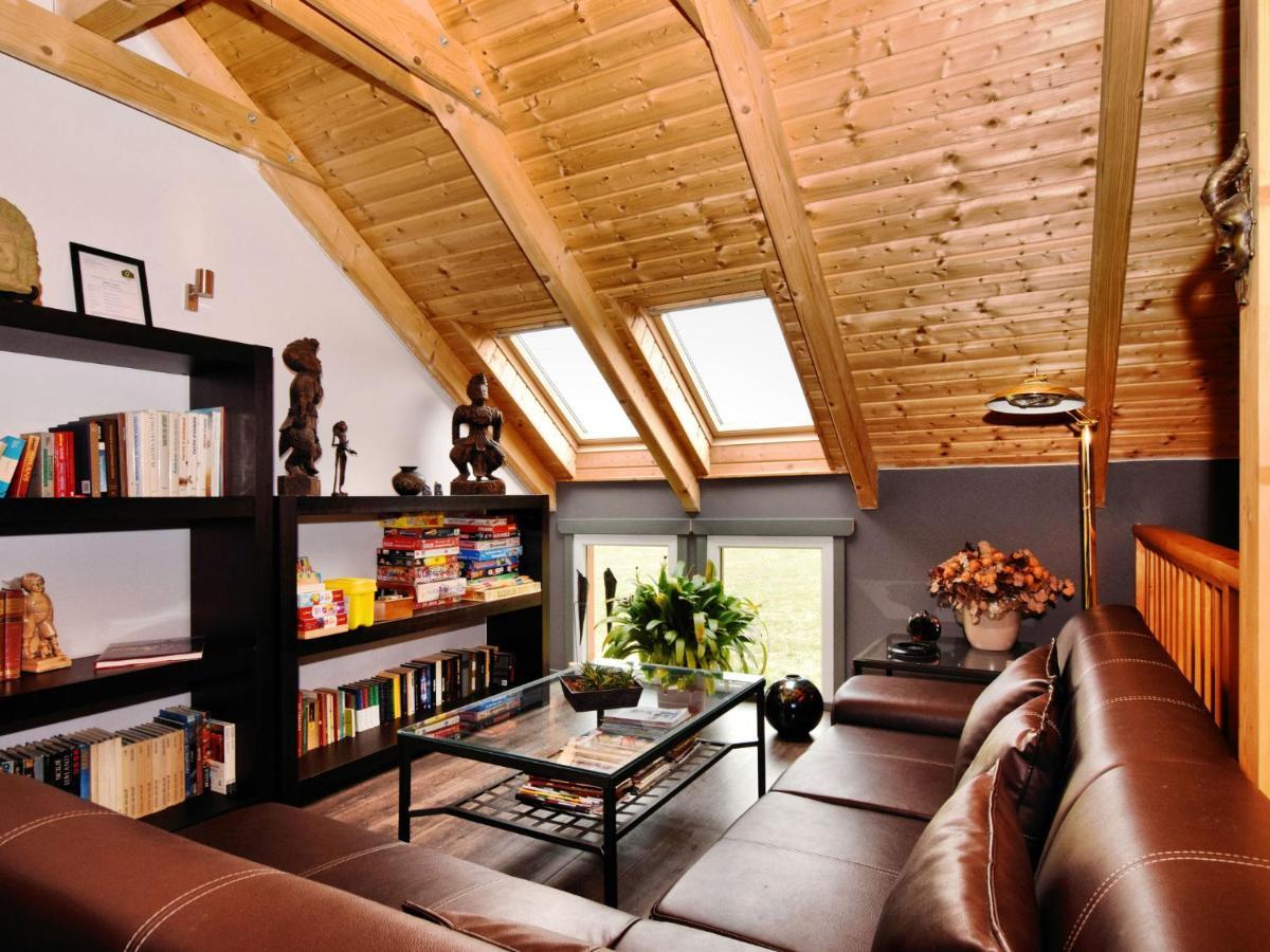 Beautiful Villa With Heated Outdoor Pool Manhay Экстерьер фото