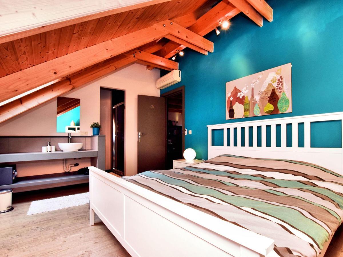 Beautiful Villa With Heated Outdoor Pool Manhay Экстерьер фото