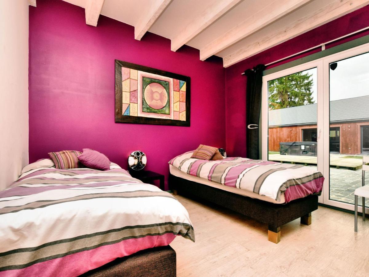 Beautiful Villa With Heated Outdoor Pool Manhay Экстерьер фото